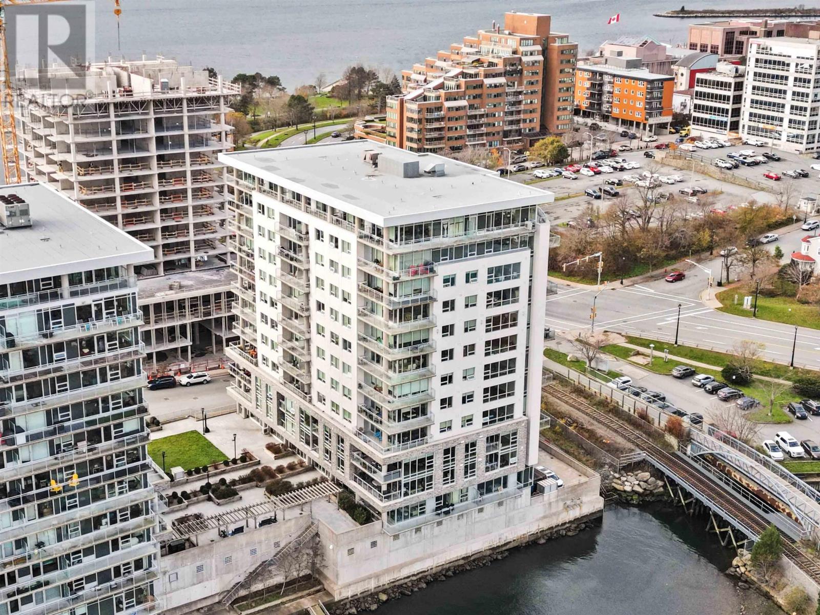 605 15 Kings Wharf Place, #605