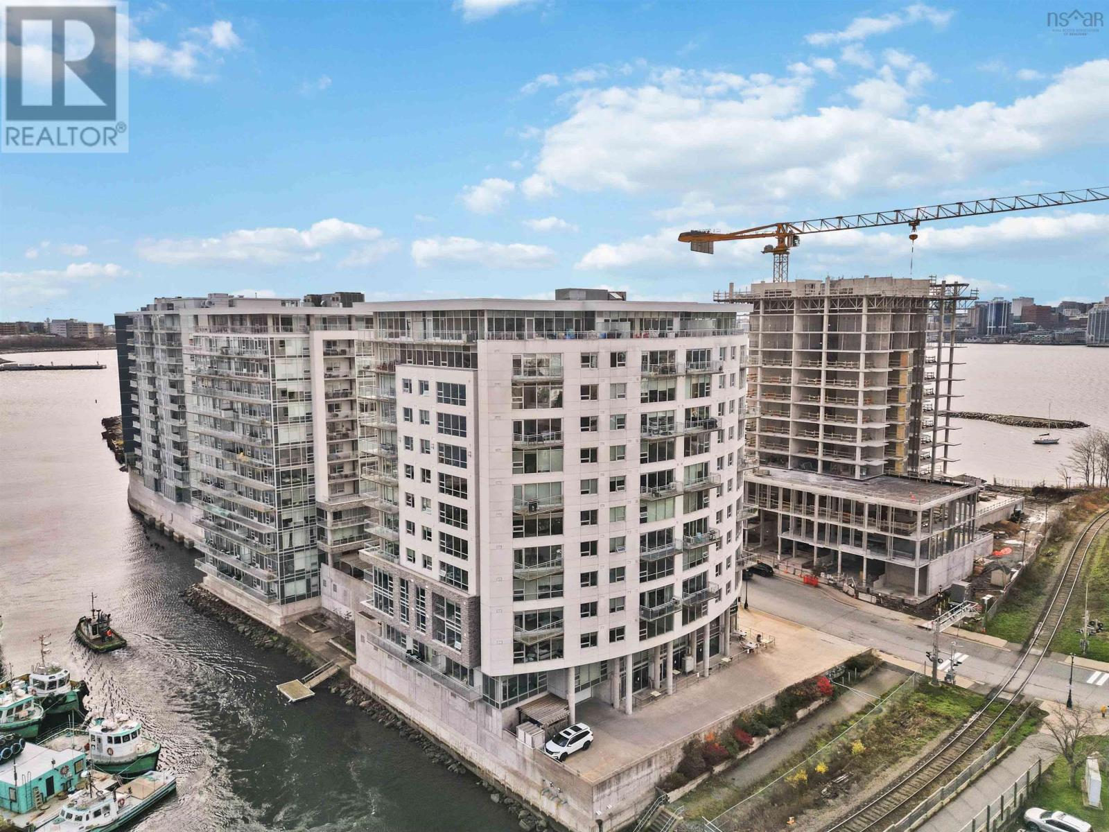 605 15 Kings Wharf Place, #605