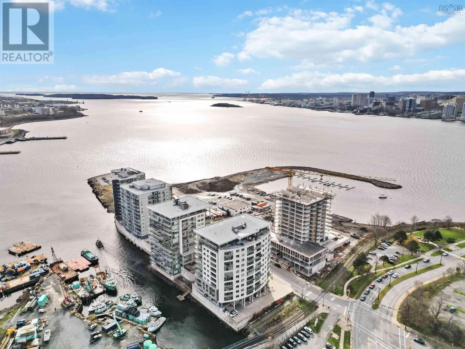 605 15 Kings Wharf Place, #605
