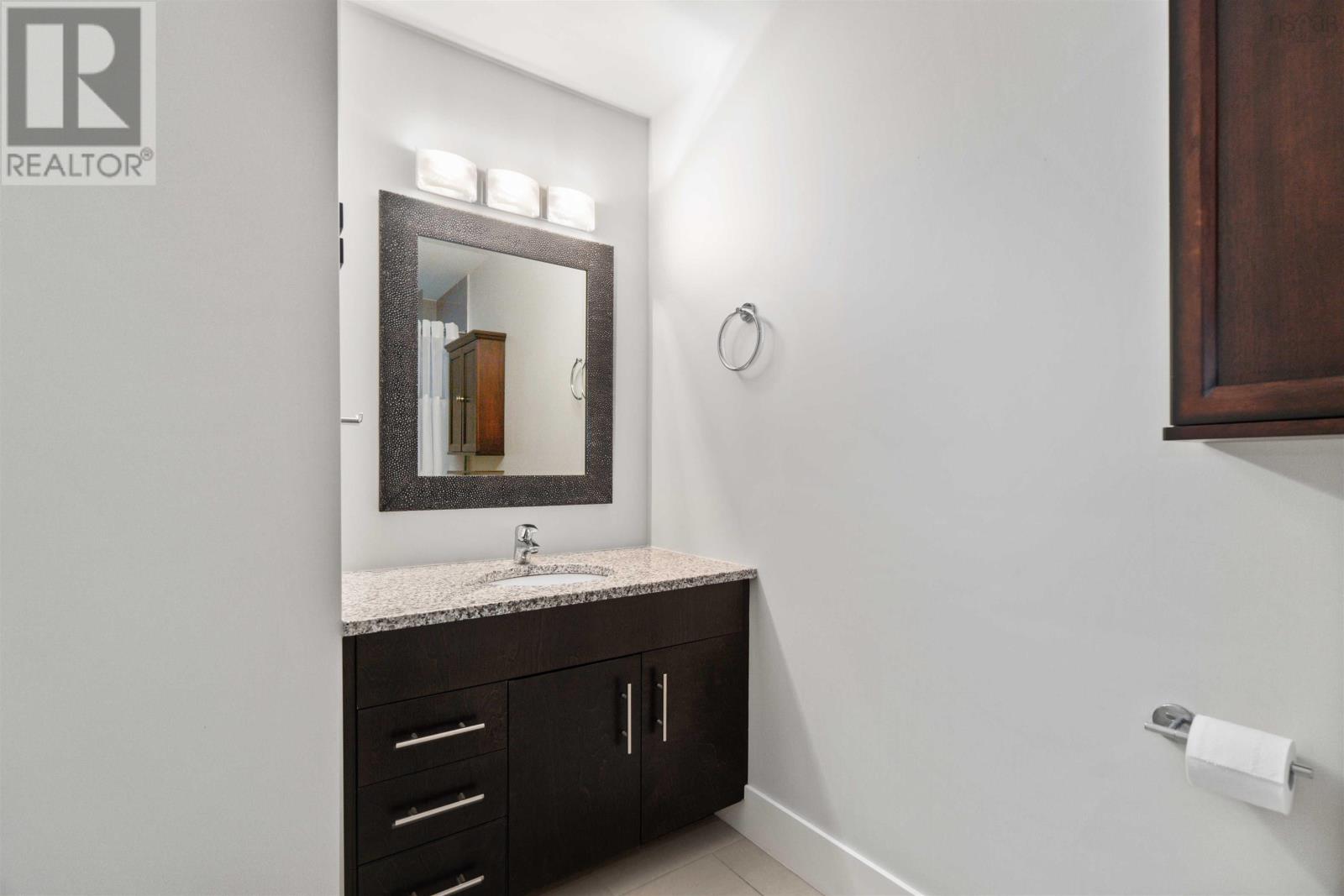 605 15 Kings Wharf Place, #605