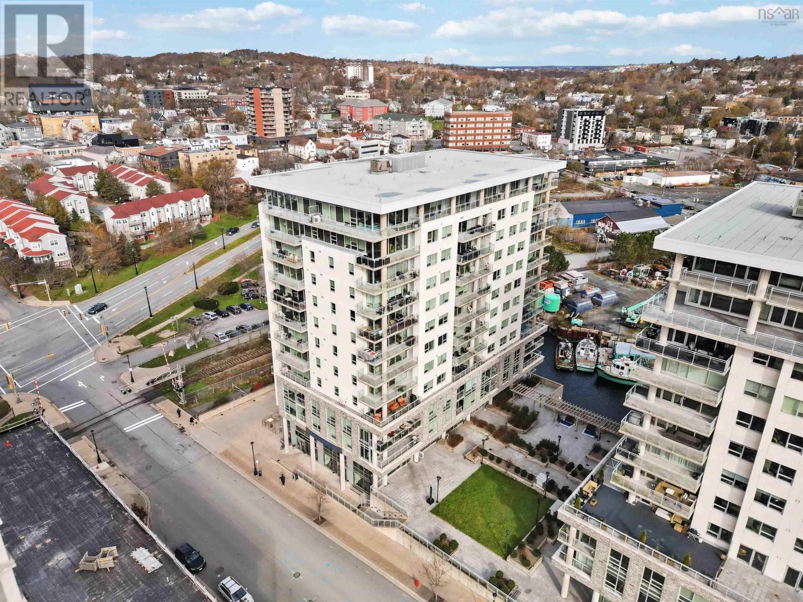 605 15 Kings Wharf Place, #605
