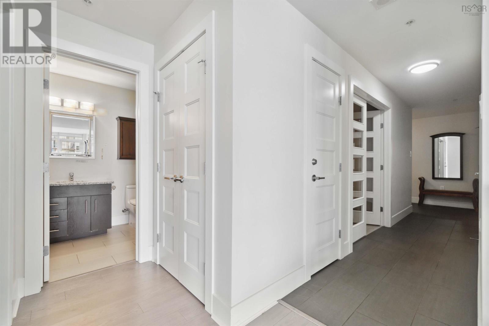605 15 Kings Wharf Place, #605