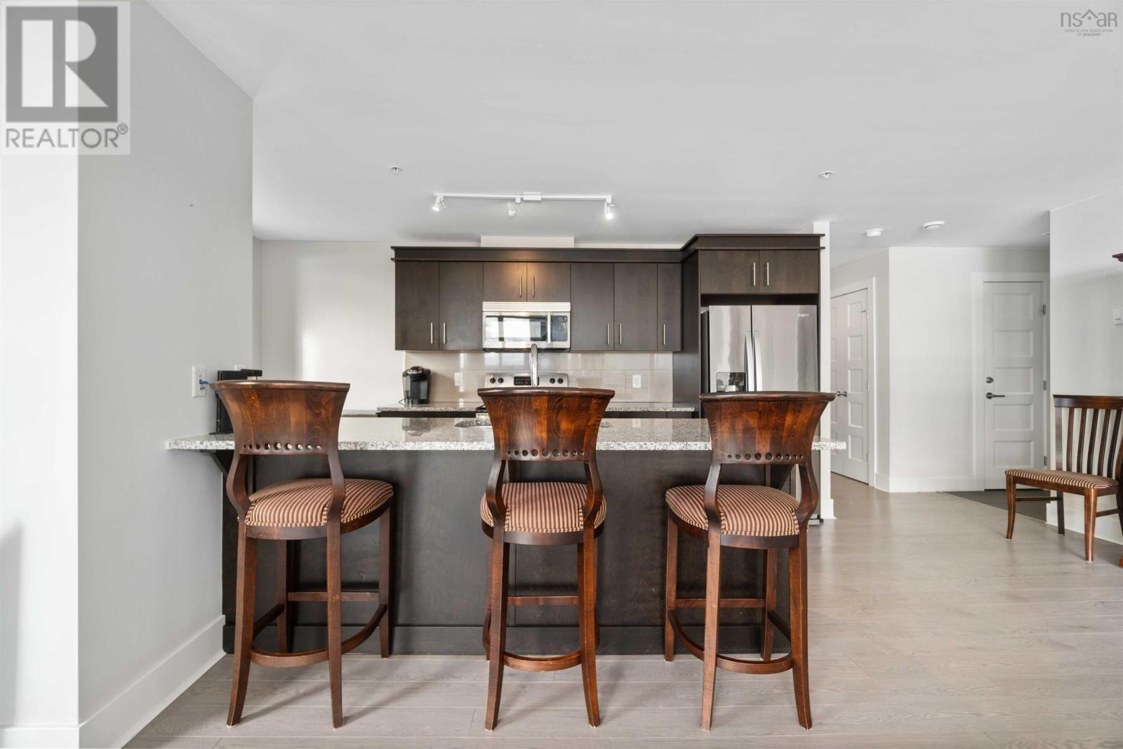 605 15 Kings Wharf Place, #605