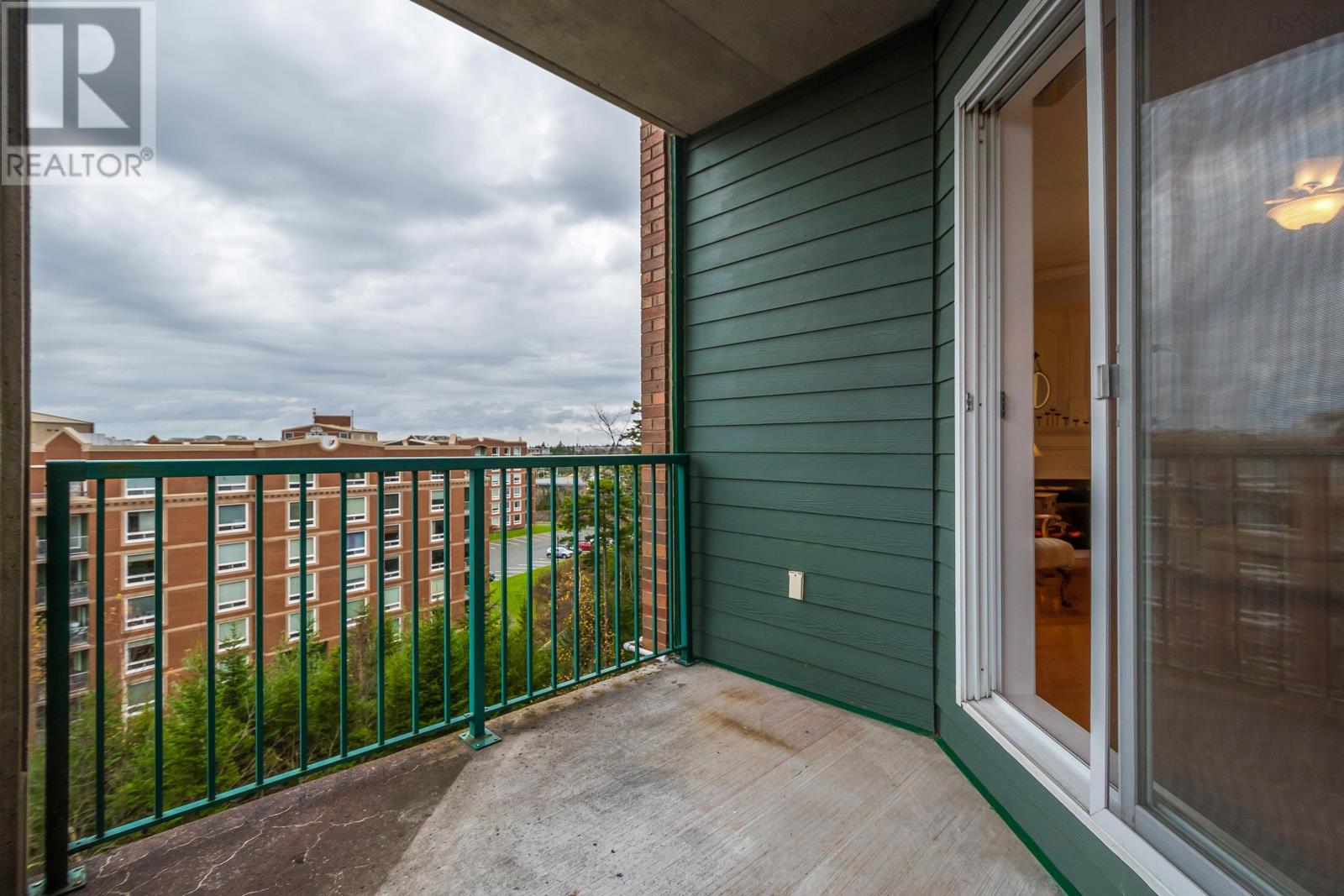307 78 Regency Park Drive, #307