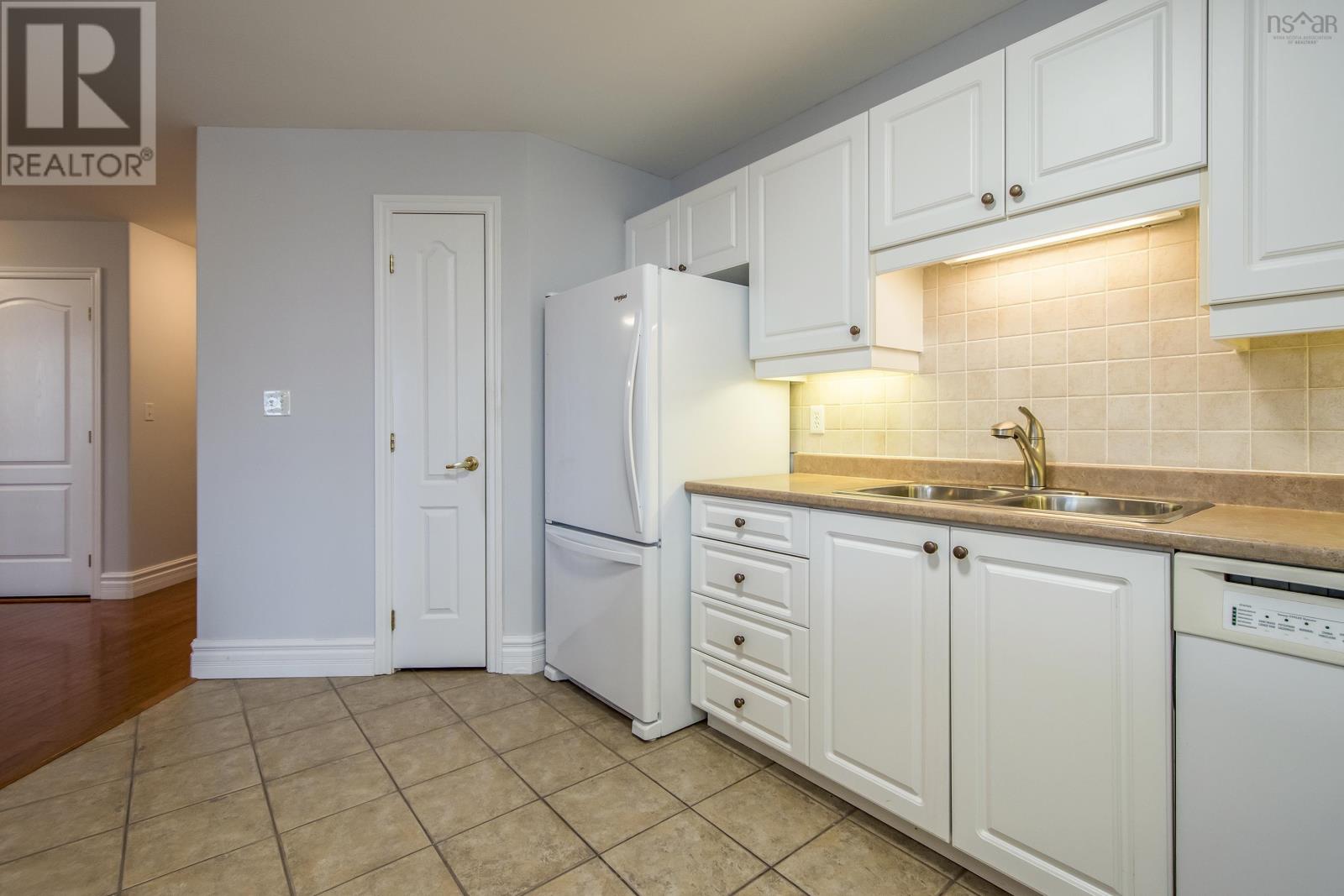 307 78 Regency Park Drive, #307