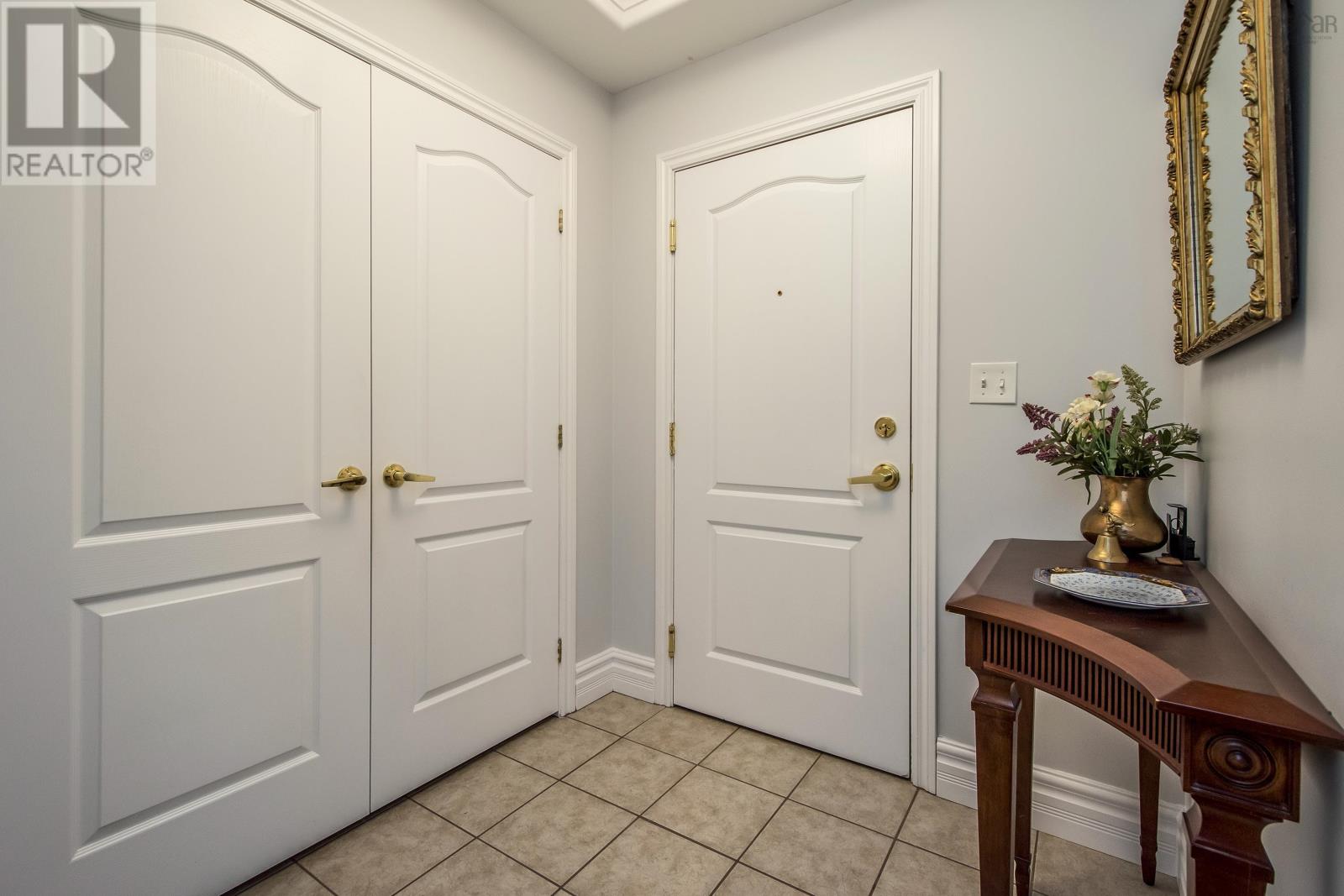 307 78 Regency Park Drive, #307