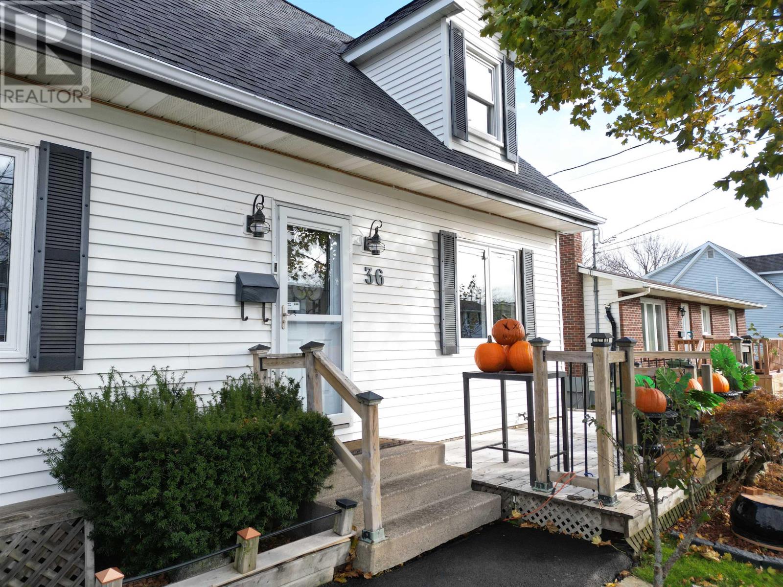 36 Pondicherry Crescent
