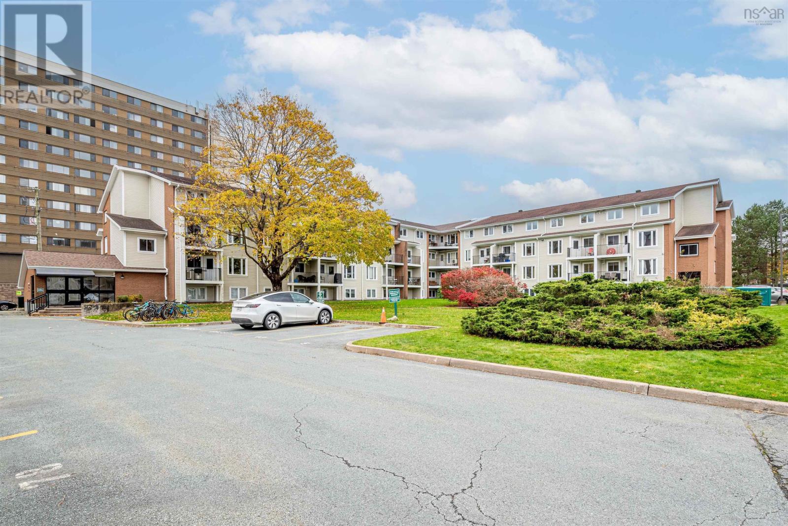 323 2070 Quingate Place, #323