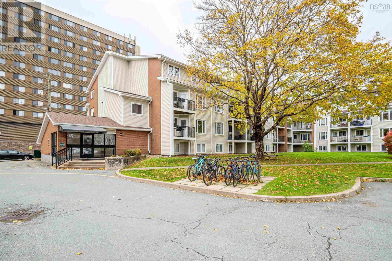 323 2070 Quingate Place, #323