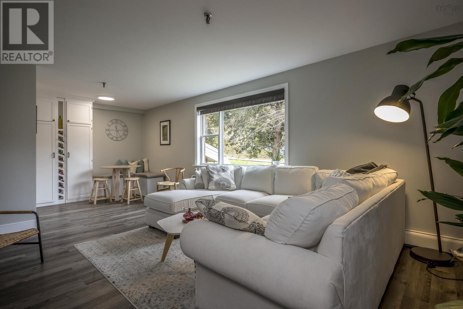 201 41 Moirs Mills Road, #201