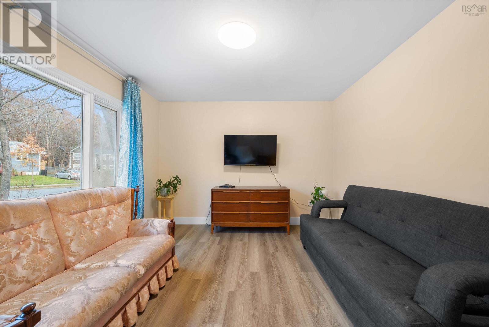 84 Hillside Avenue