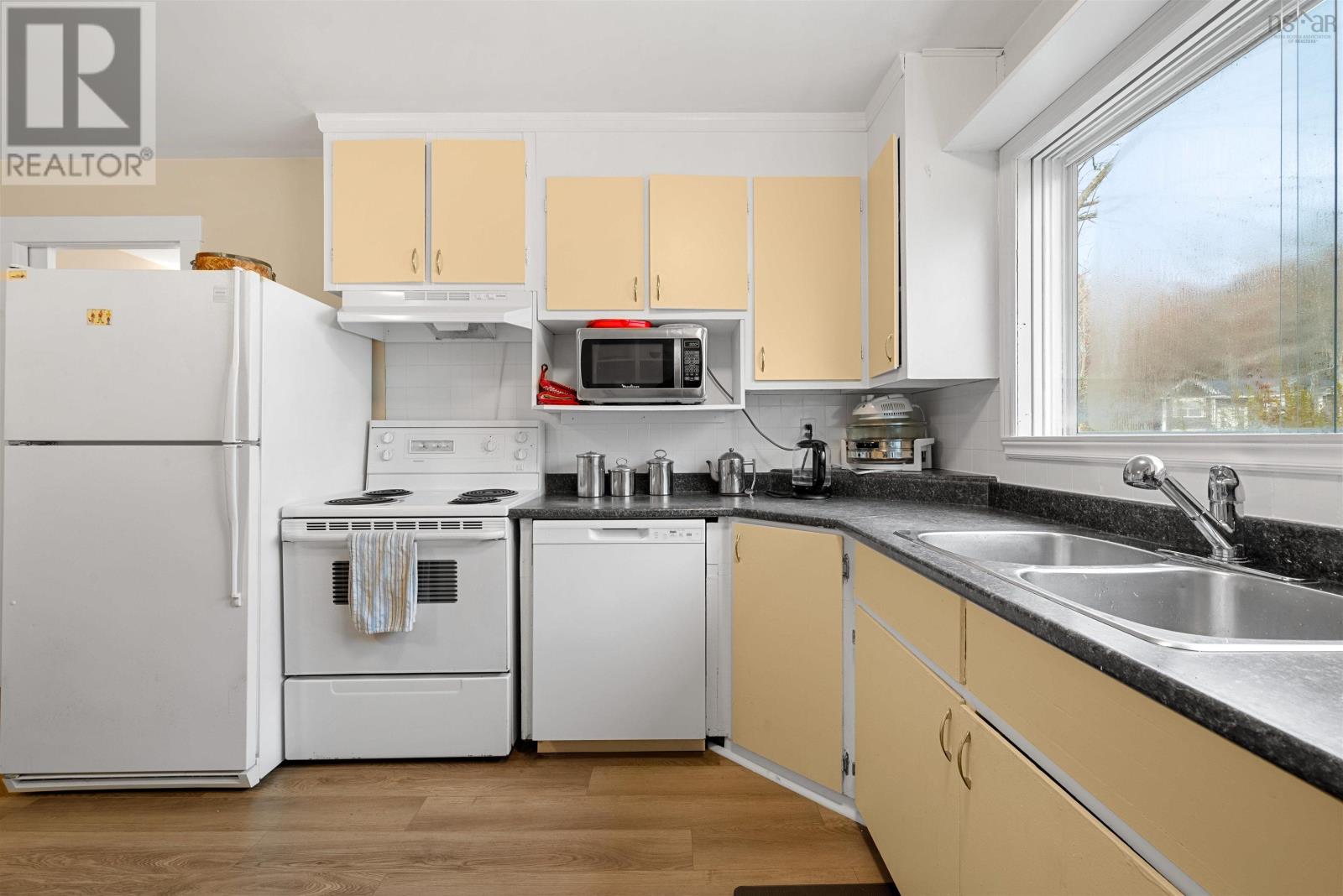 84 Hillside Avenue
