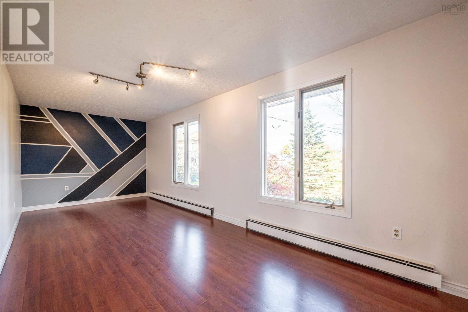 3 Ambercrest Place