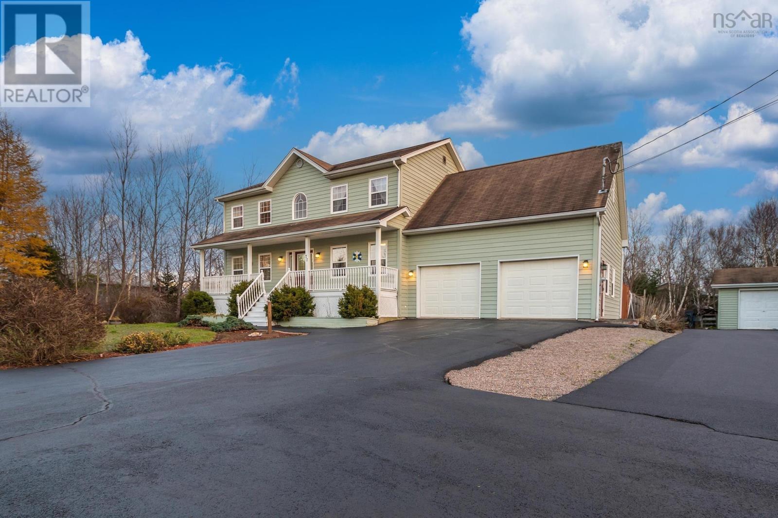 77 Lawlor Crescent