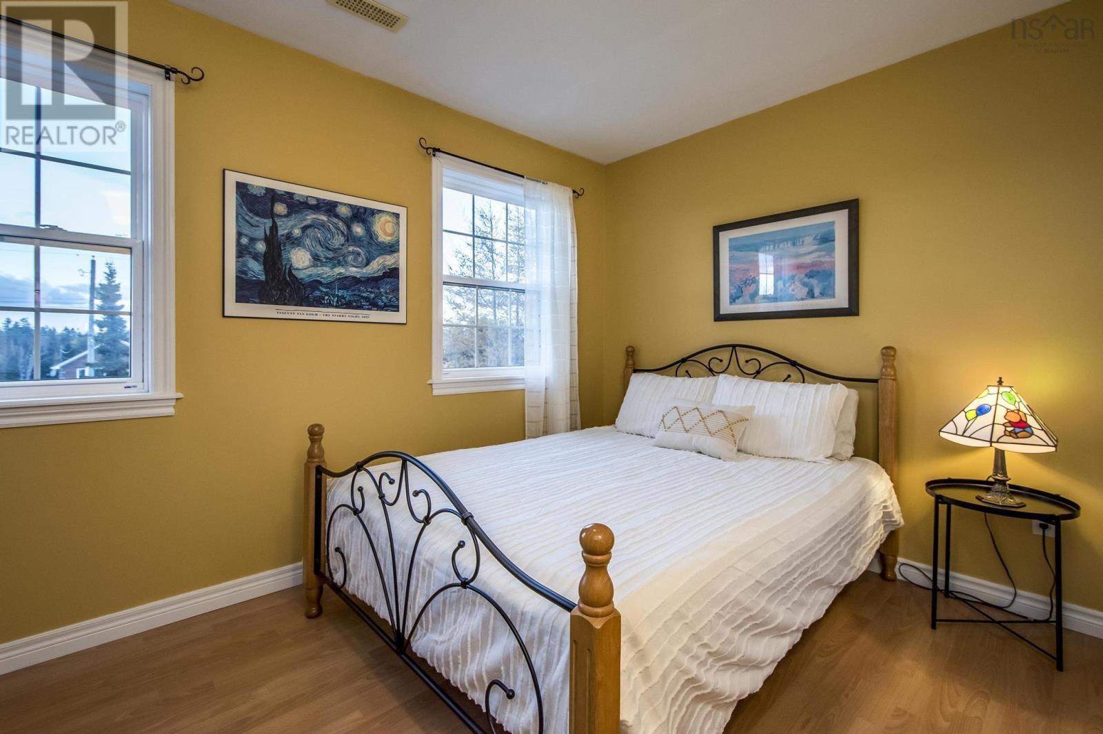 77 Lawlor Crescent