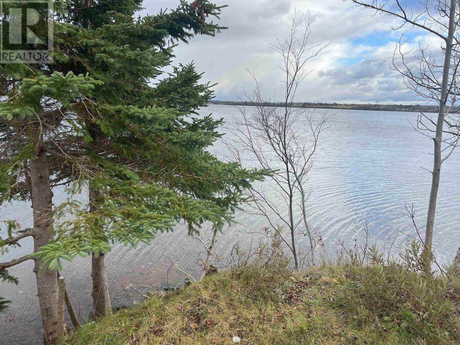 Lot 1 Highway 376