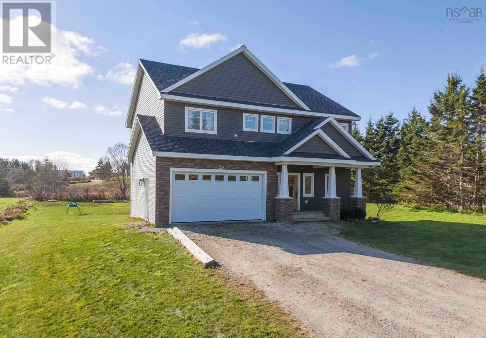 29 Colonial Avenue