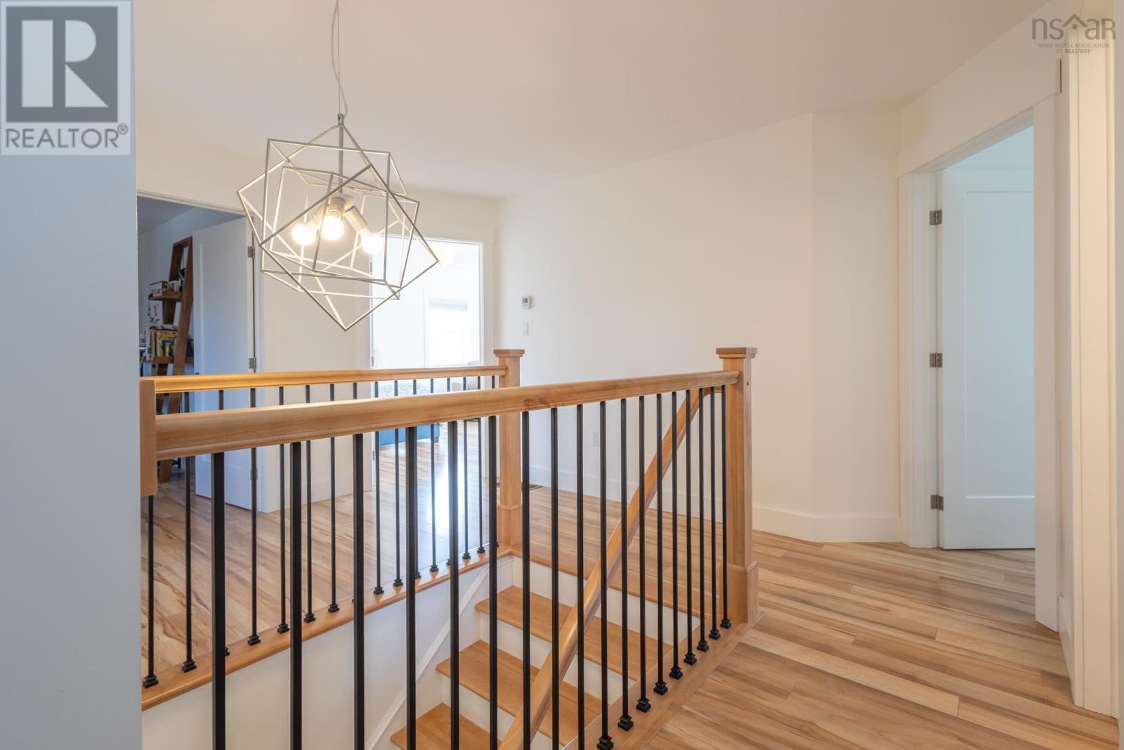 29 Colonial Avenue
