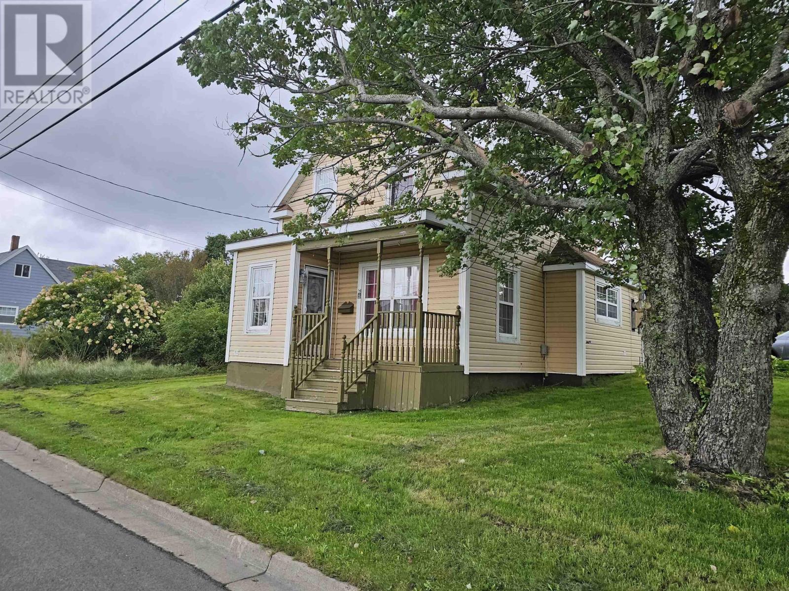 61 Fraser Avenue