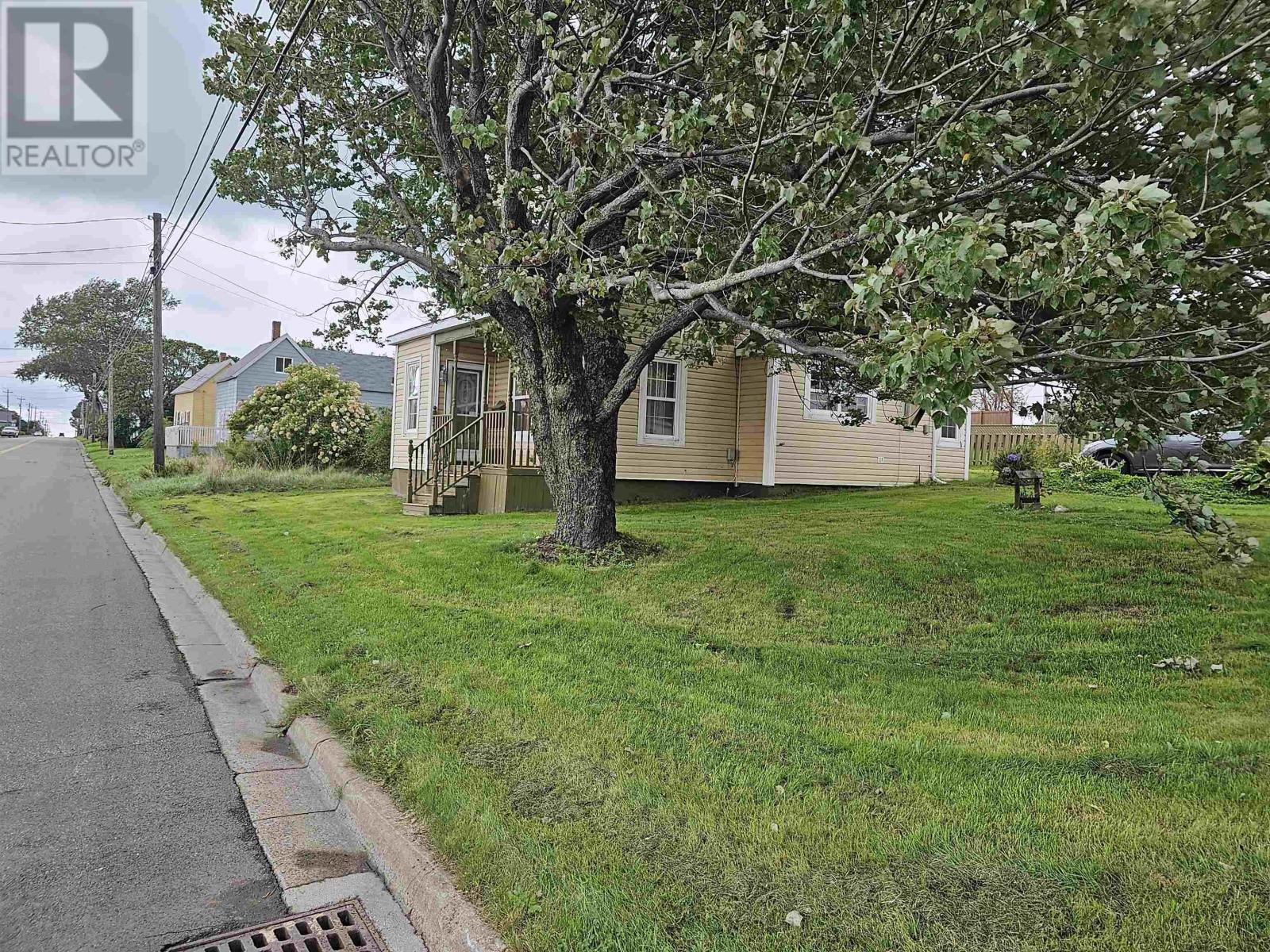 61 Fraser Avenue