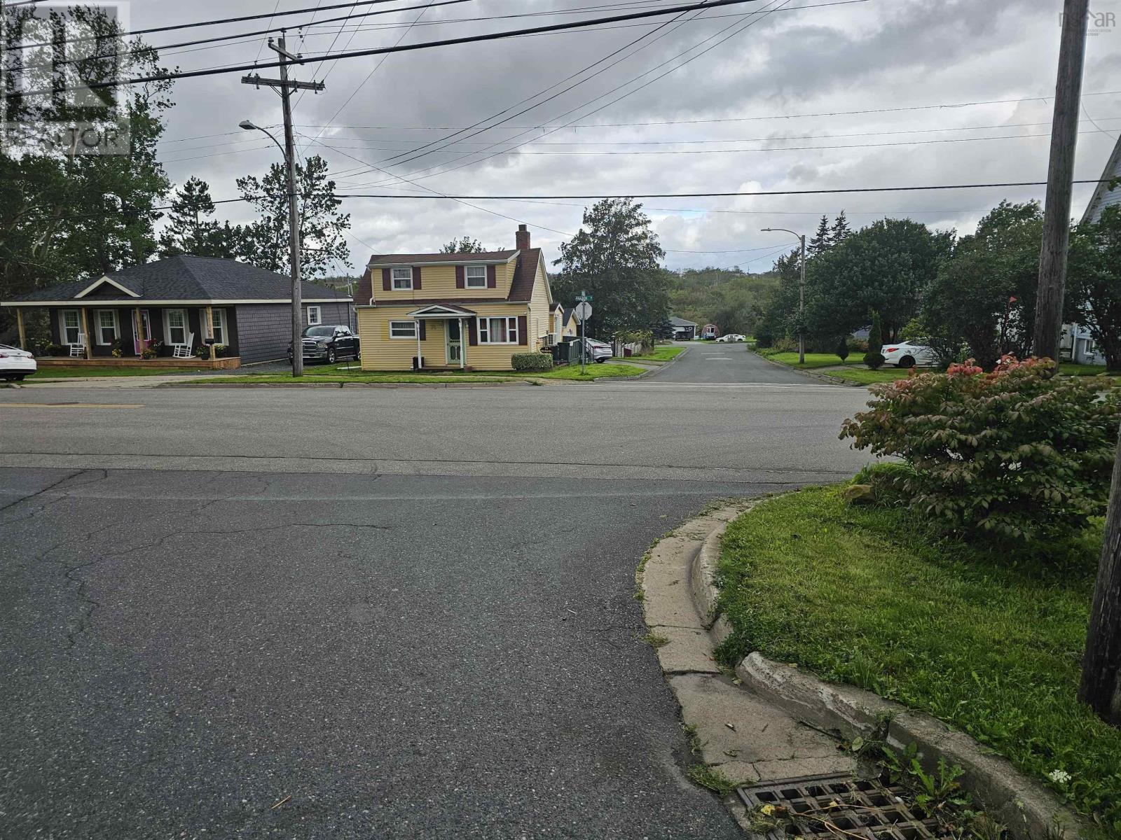 61 Fraser Avenue