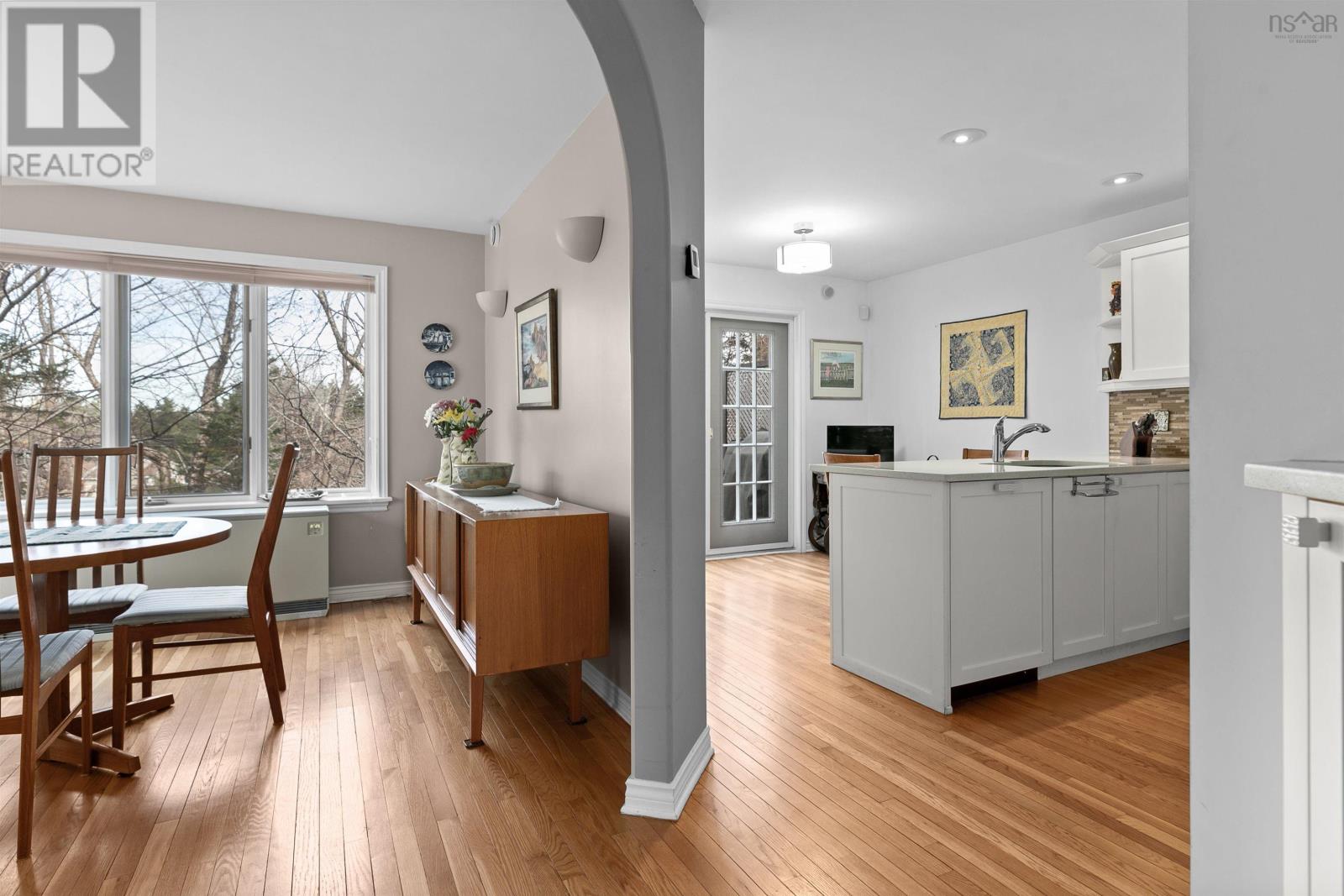 12 Royal Masts Way