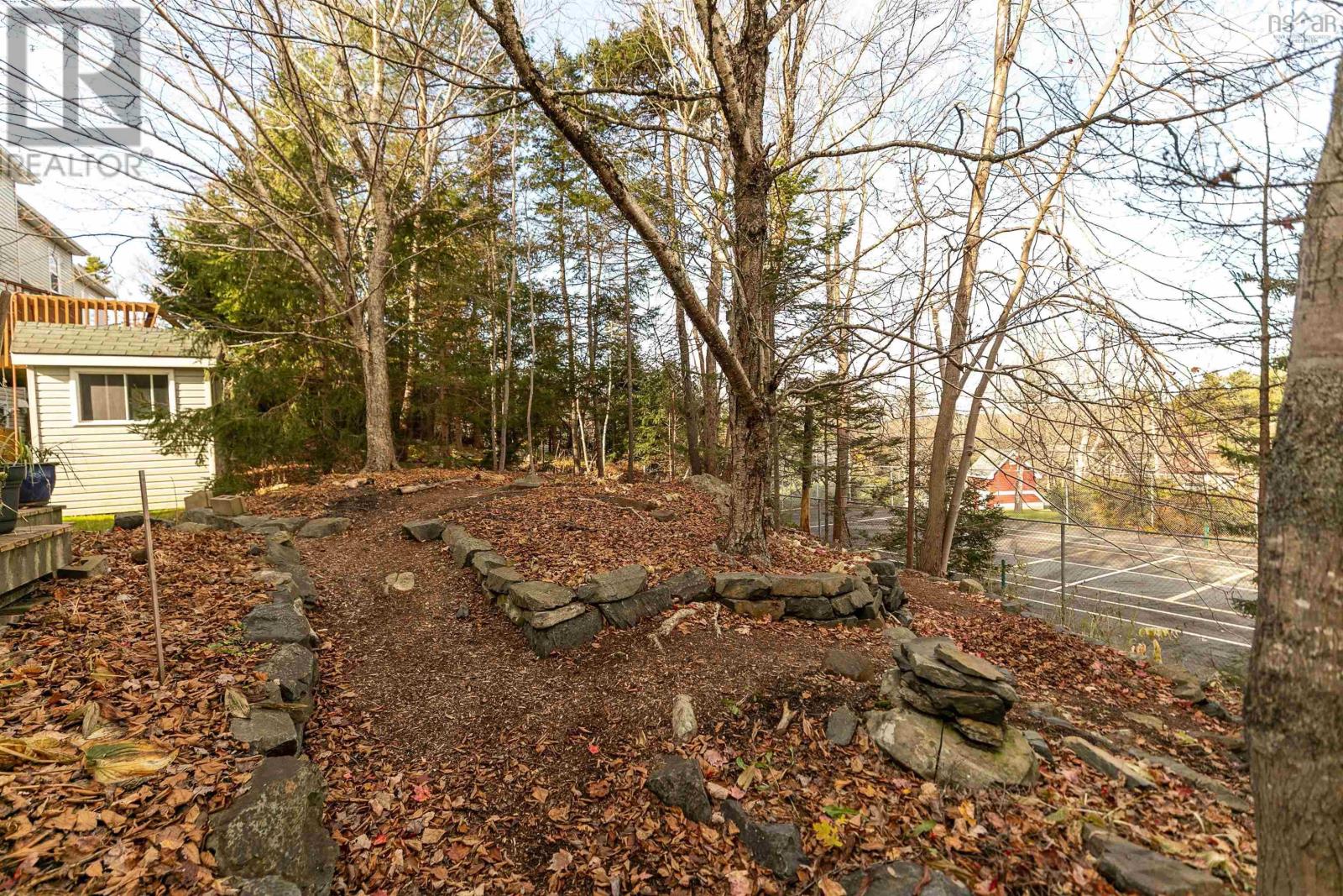 12 Royal Masts Way
