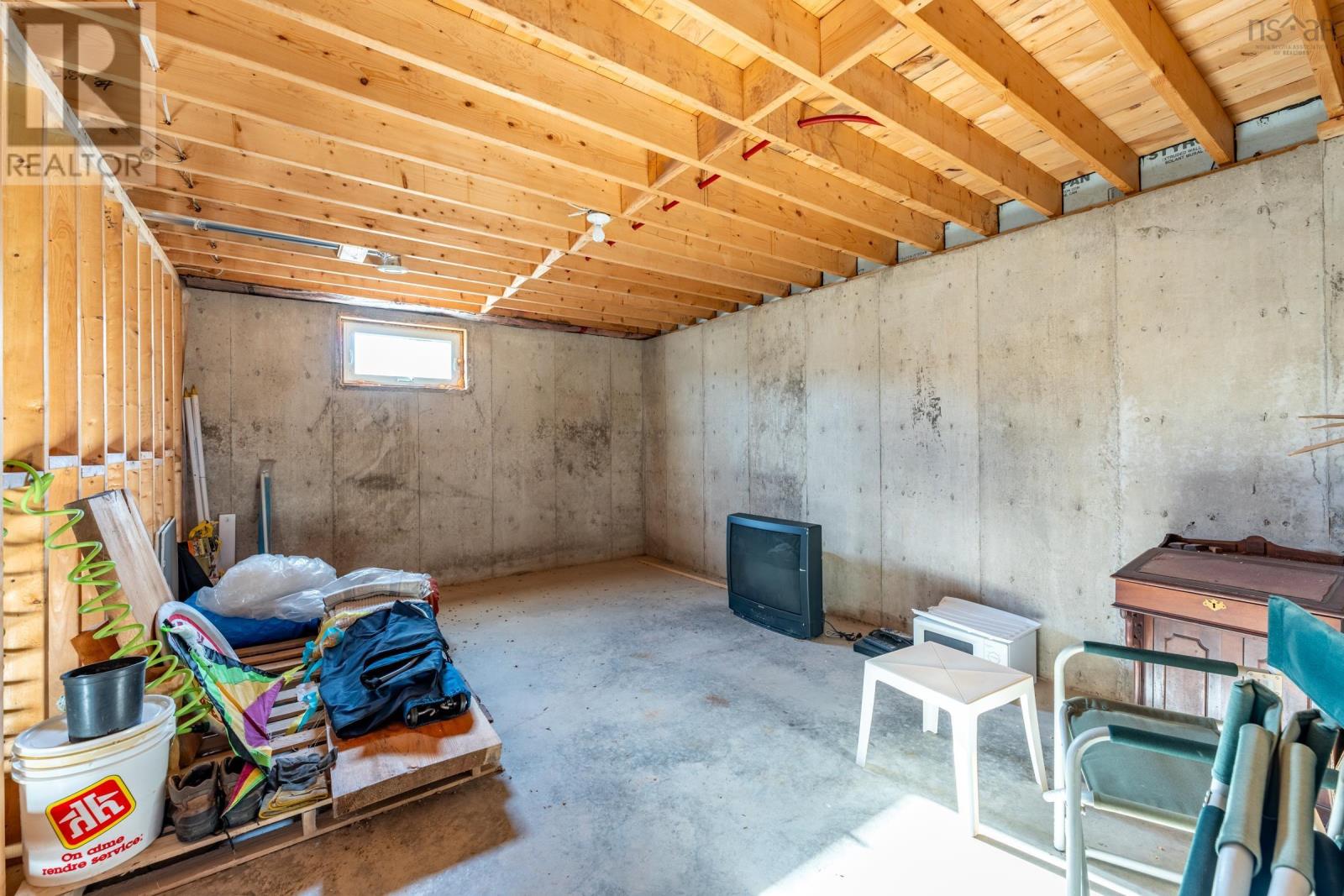 885 Fort Point Road
