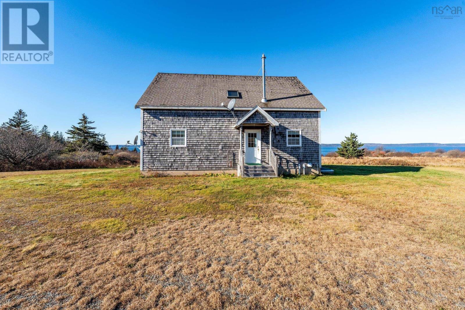 885 Fort Point Road