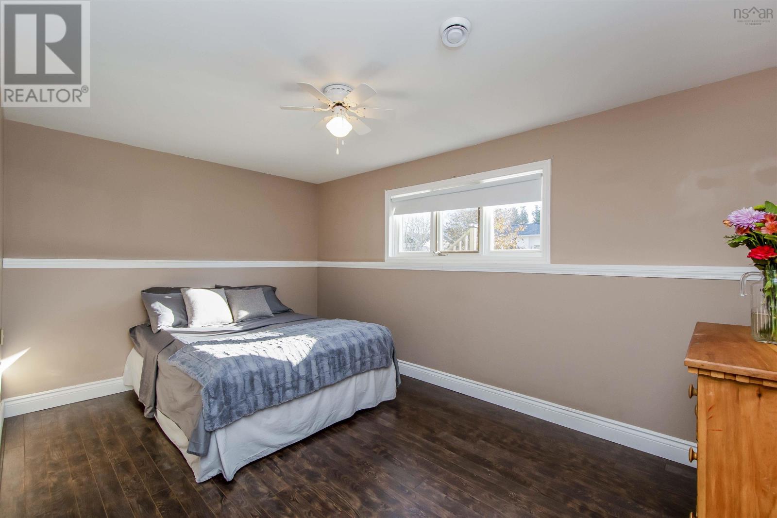 106 Ashdale Crescent