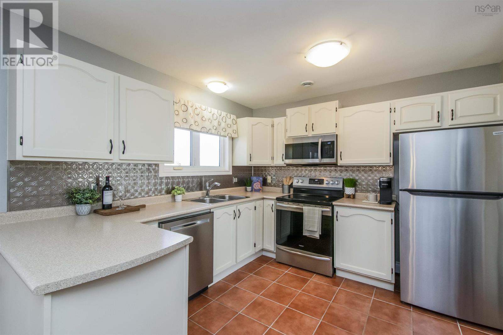 106 Ashdale Crescent