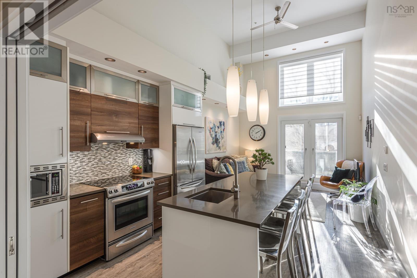 120 5662 Roberts Street, #120