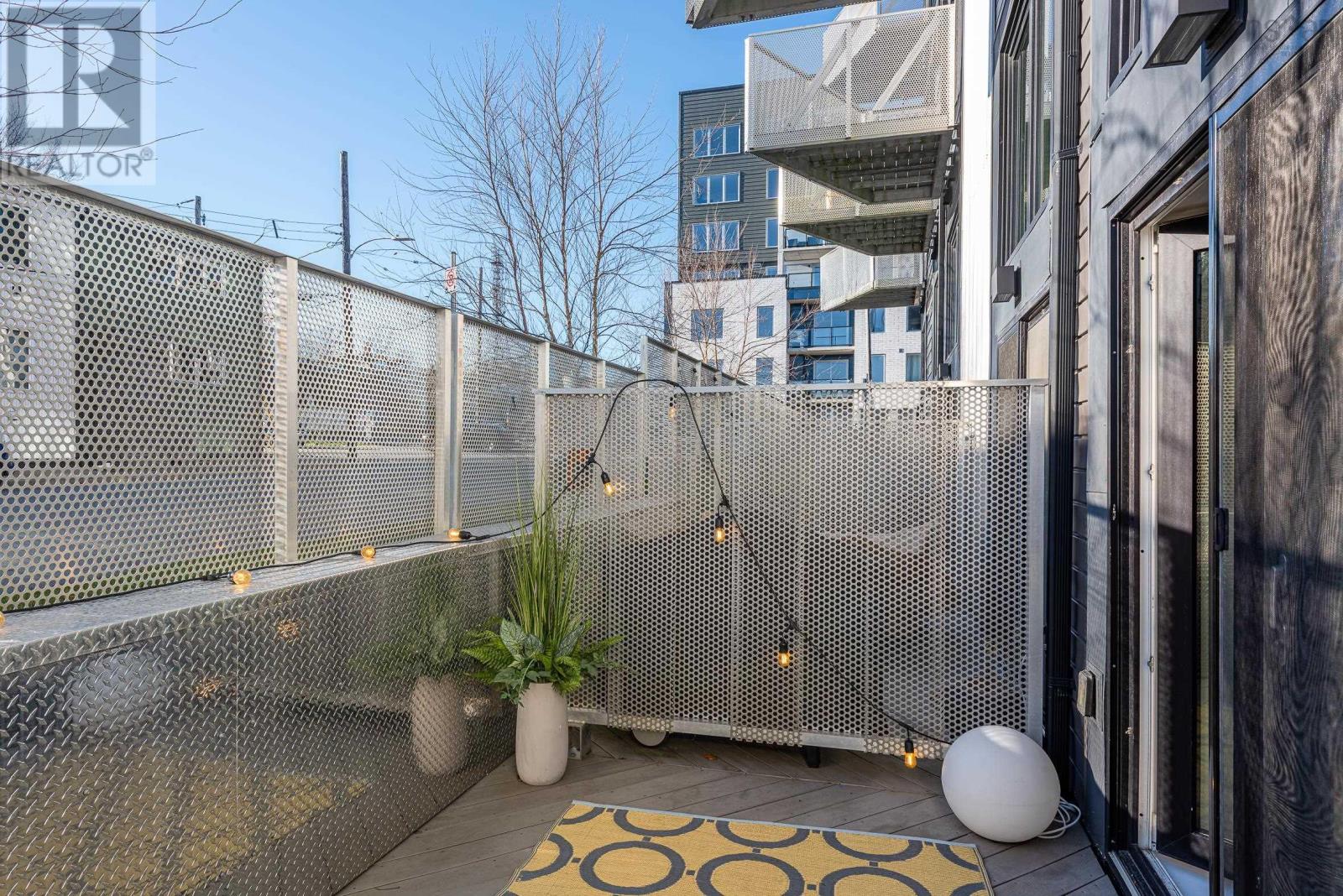 120 5662 Roberts Street, #120