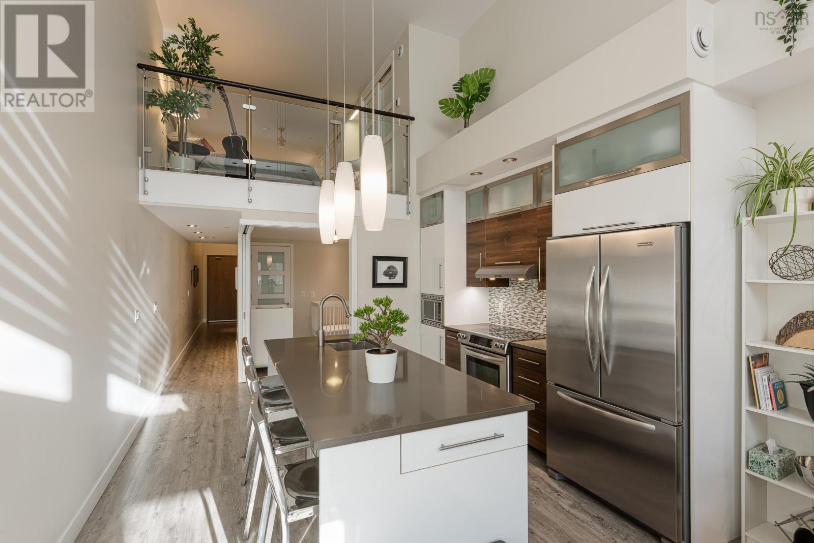 120 5662 Roberts Street, #120