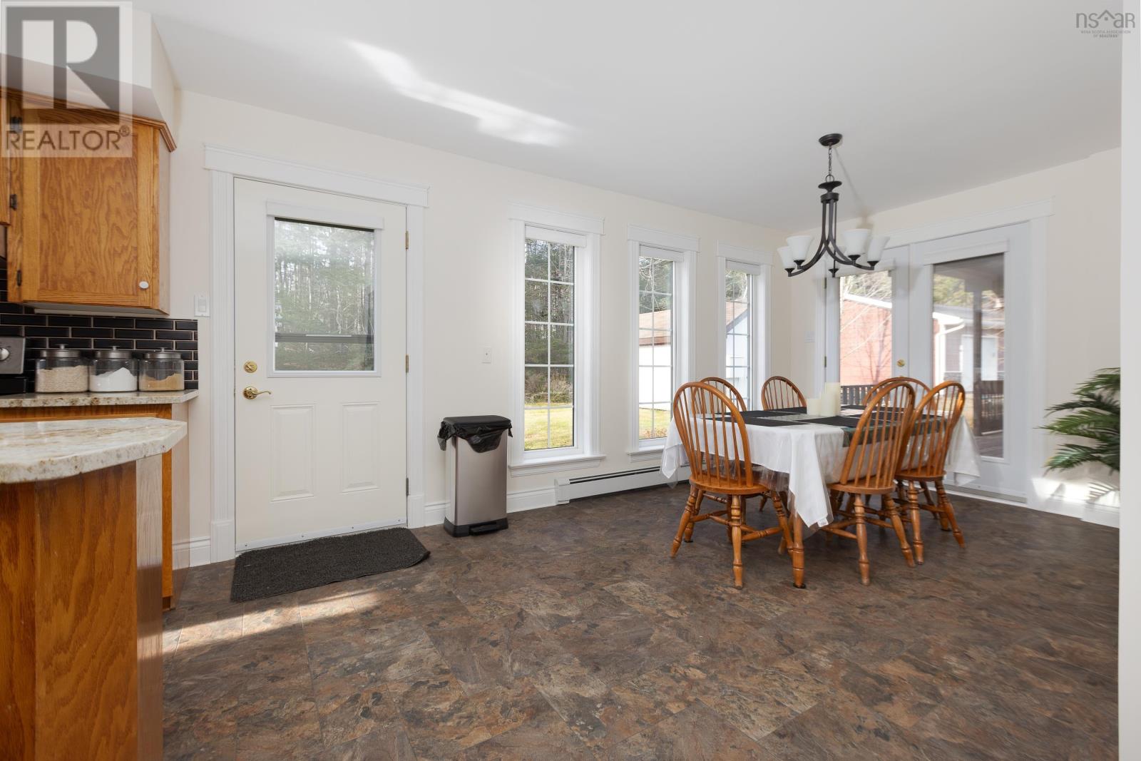 546 East Uniacke Road