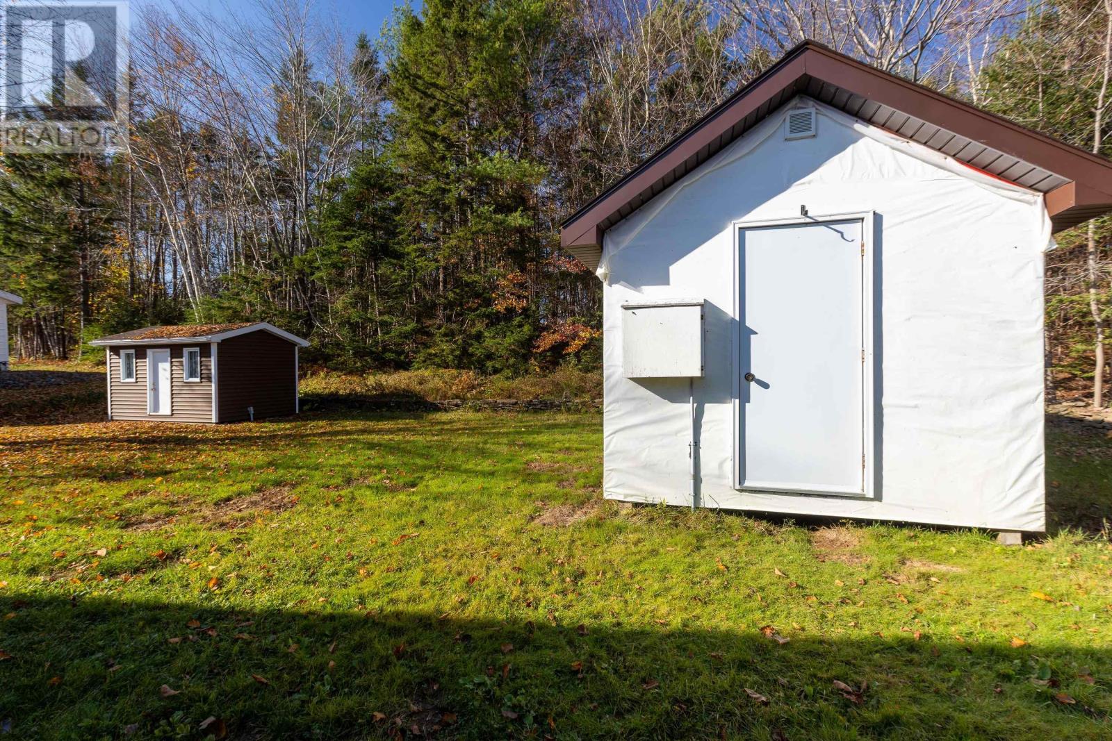 546 East Uniacke Road