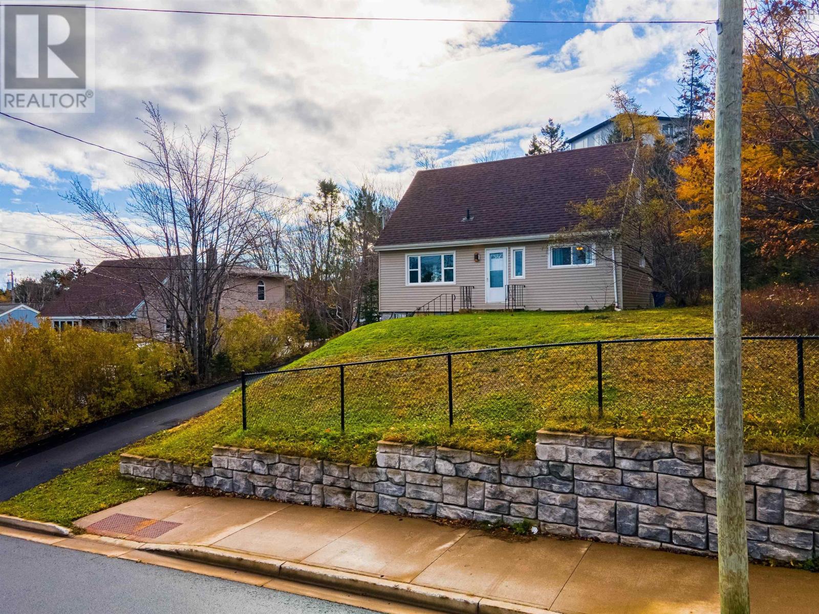 22 Maple Grove Avenue
