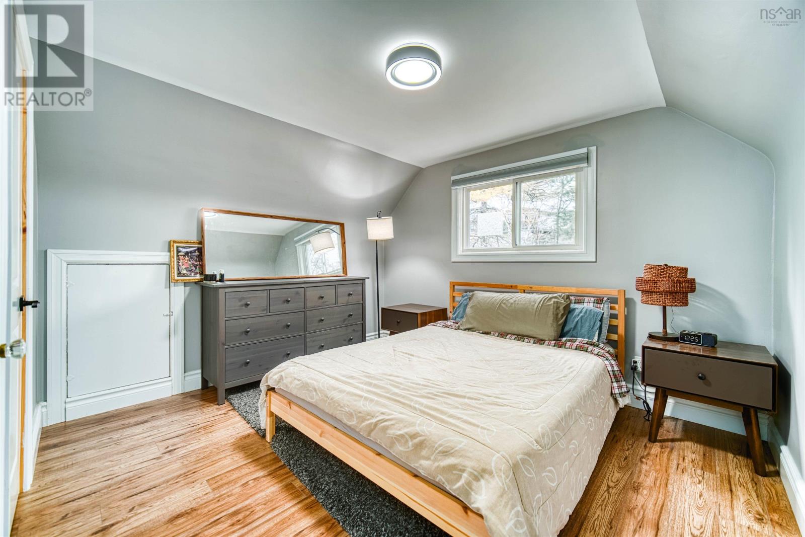 22 Maple Grove Avenue