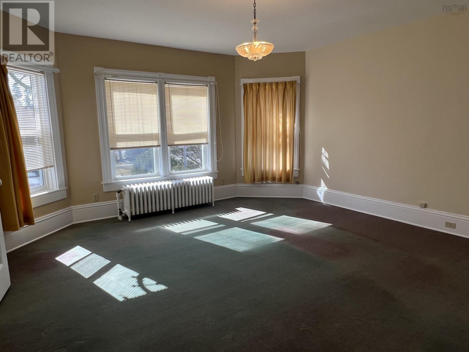 23/24 Hospital Road