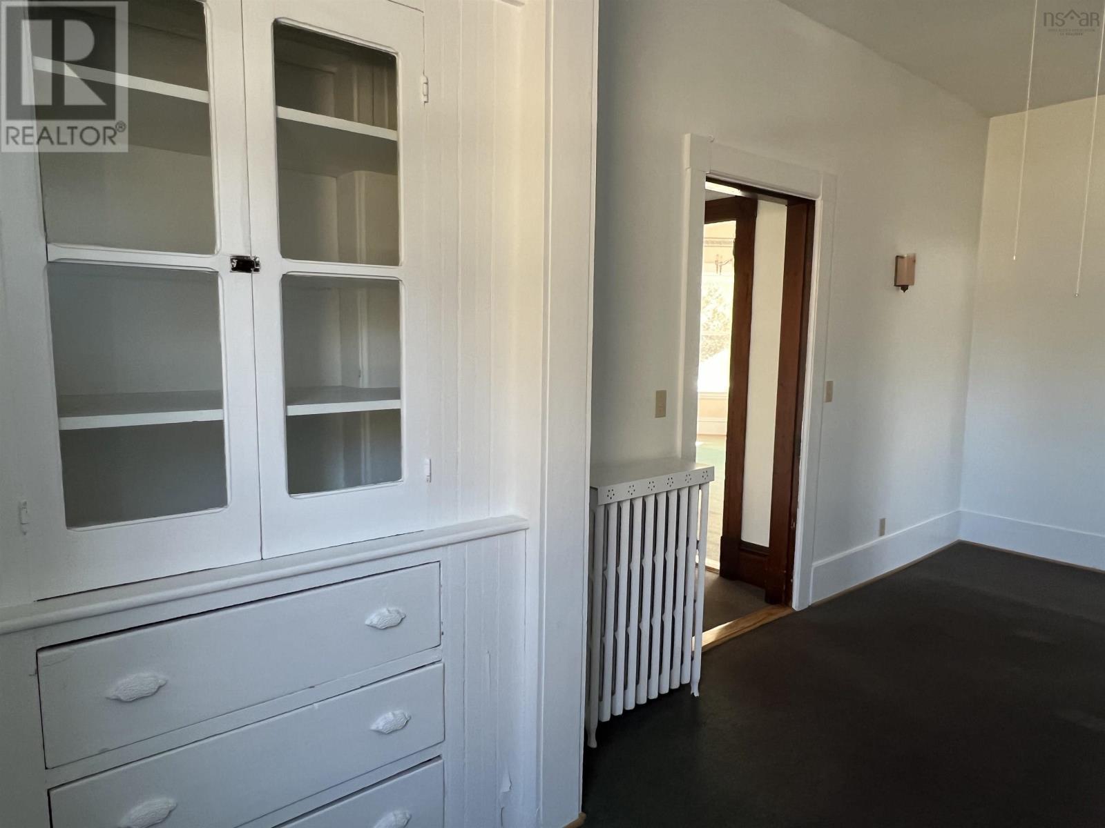 23/24 Hospital Road