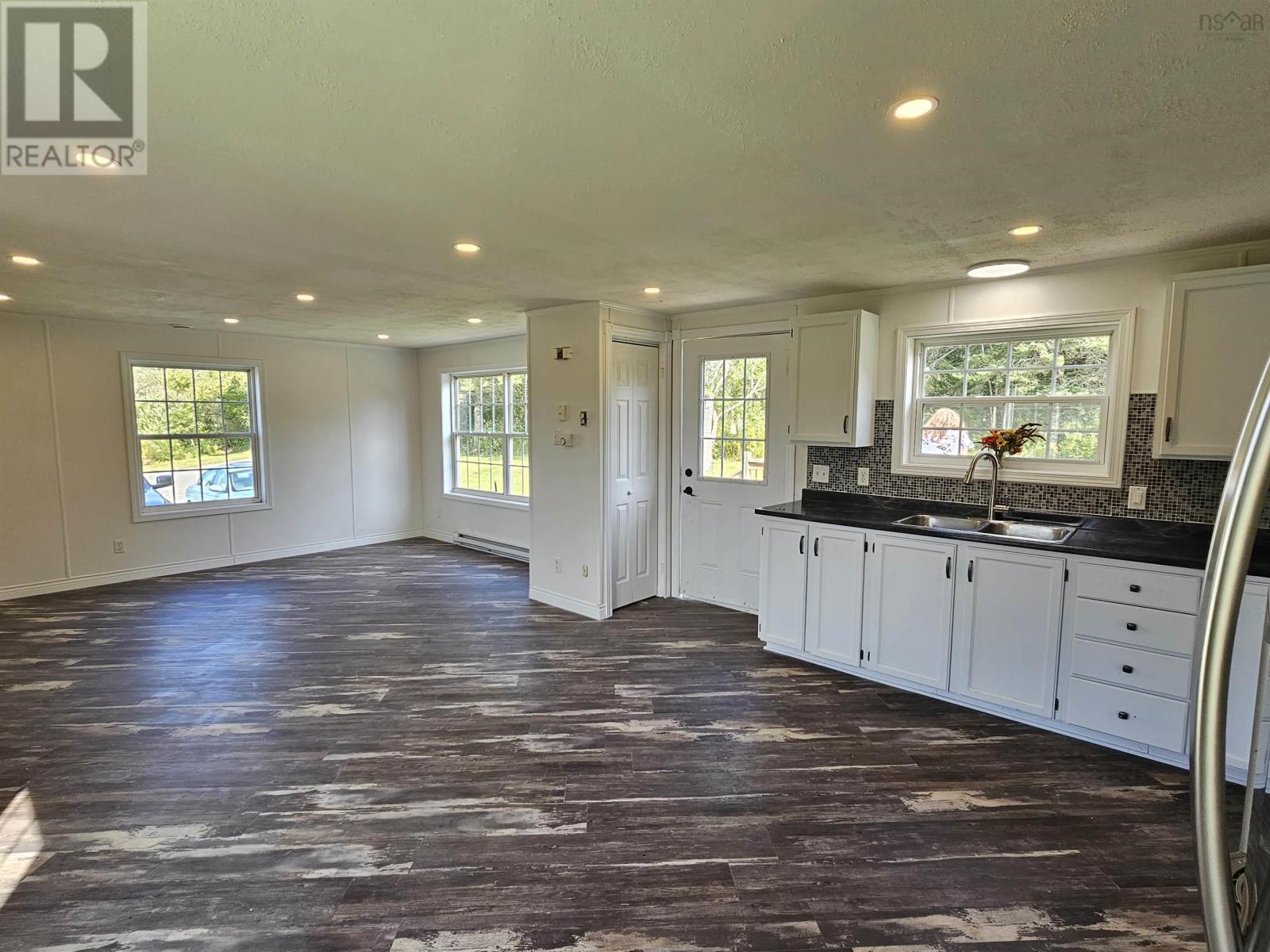 1371 CLOVERVILLE Road