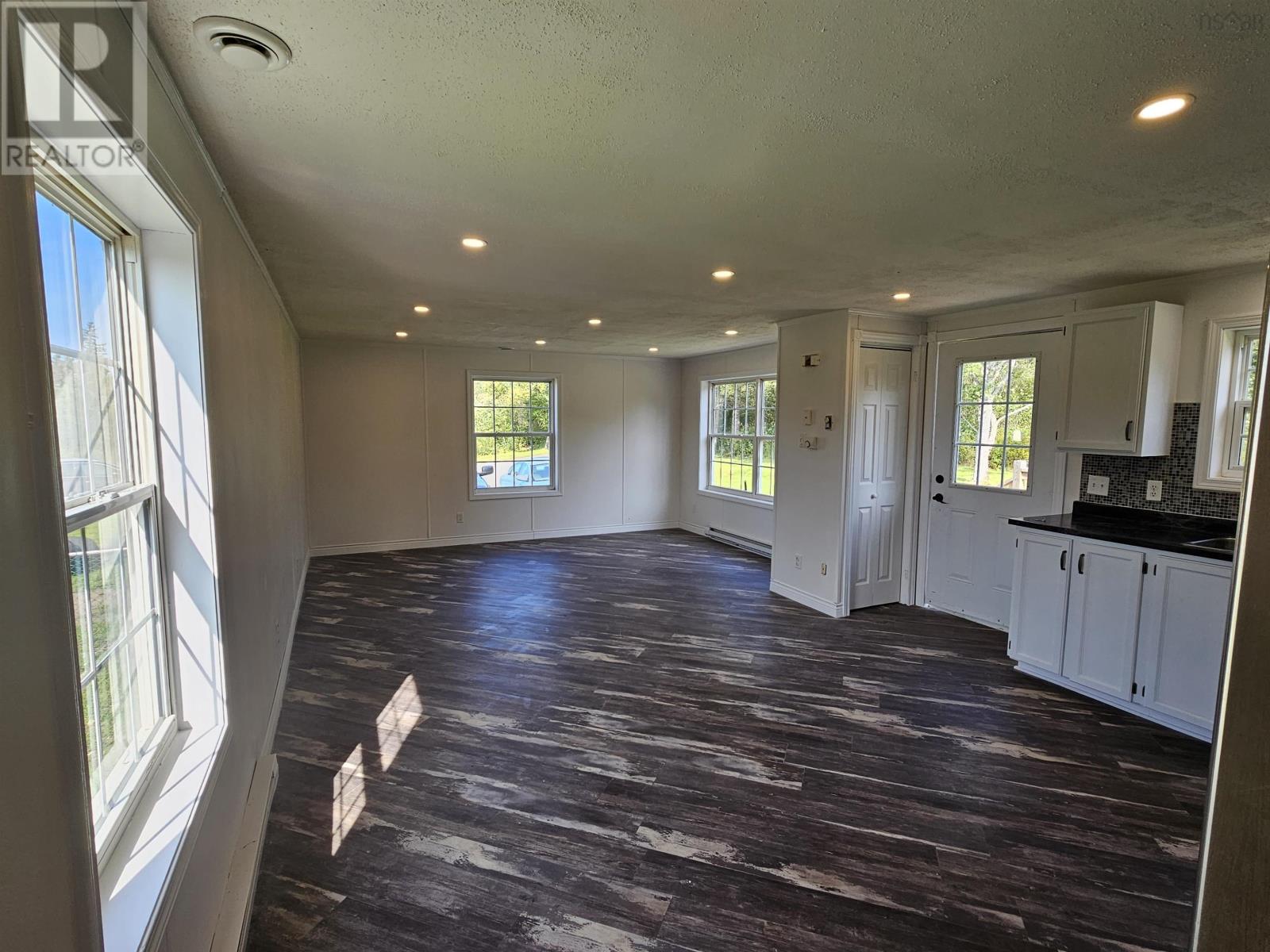 1371 CLOVERVILLE Road