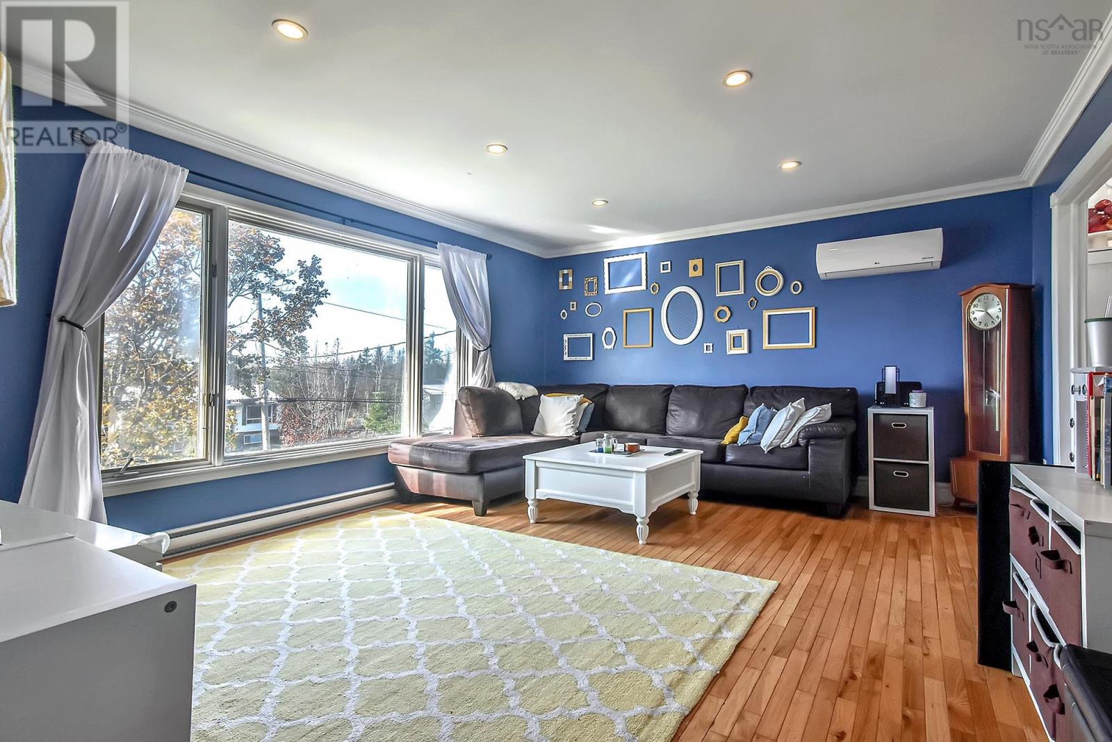 7 Robert Scott Drive