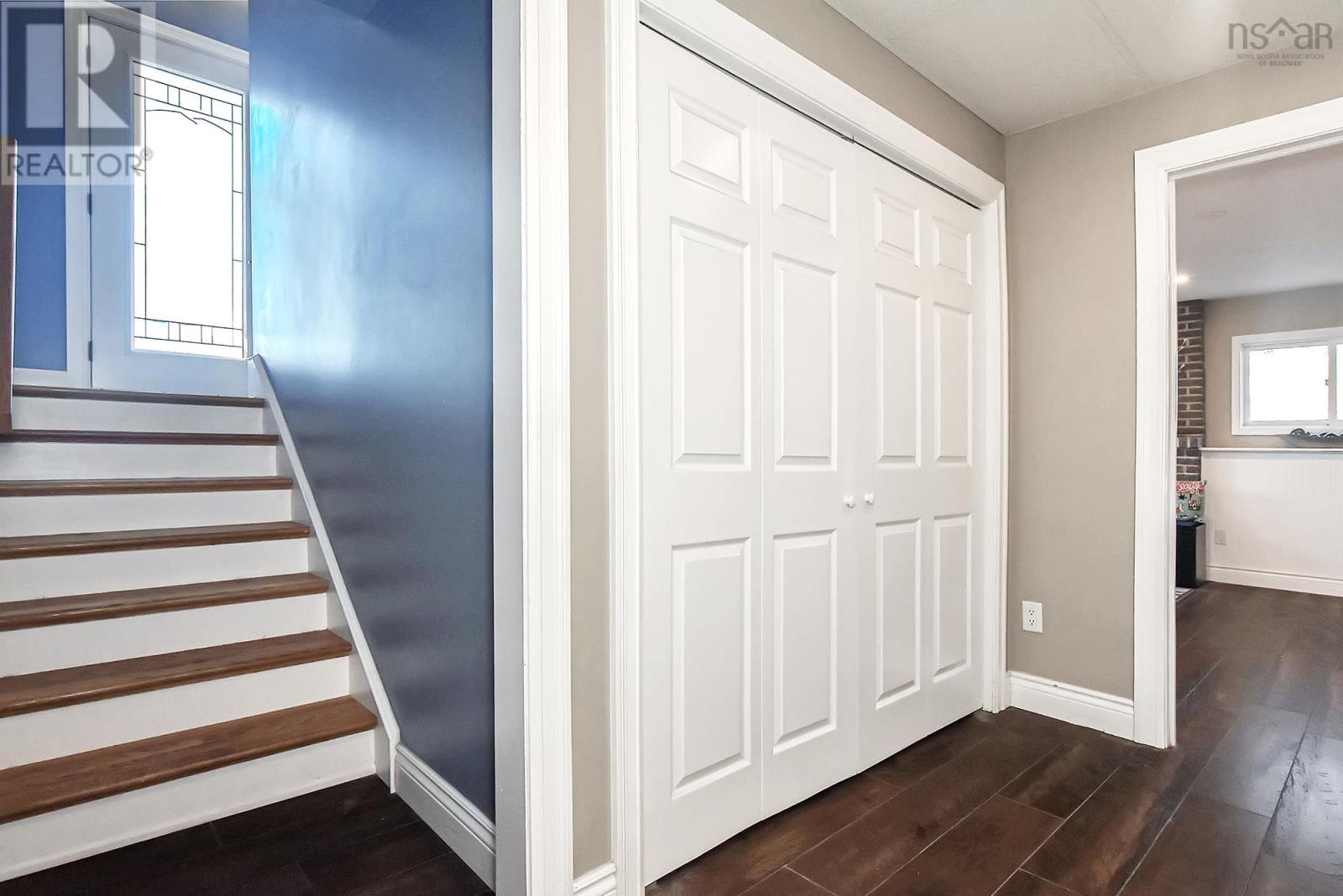 7 Robert Scott Drive