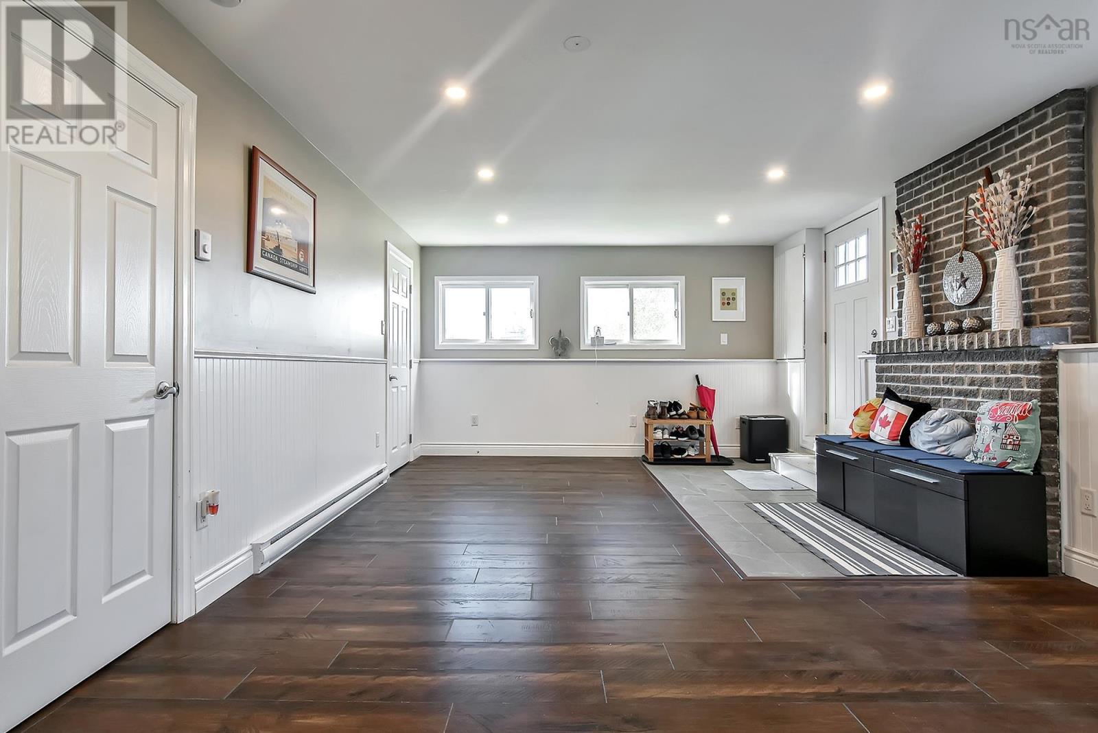 7 Robert Scott Drive