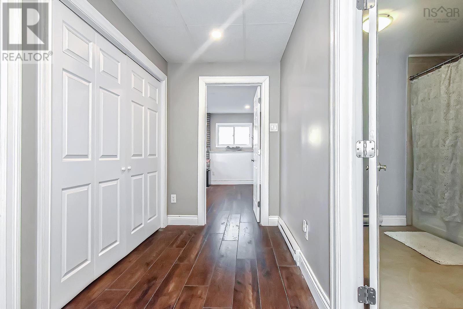 7 Robert Scott Drive