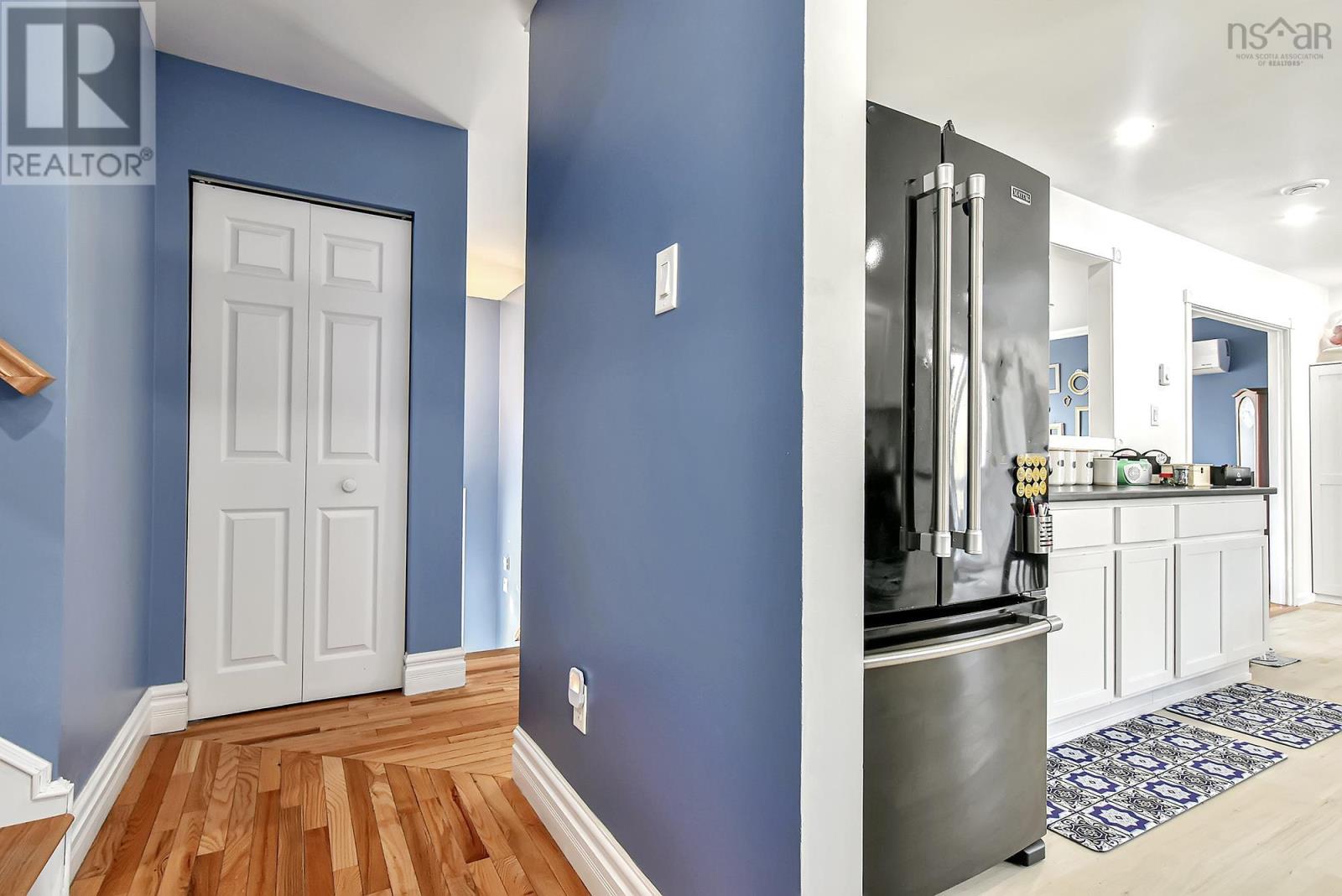 7 Robert Scott Drive