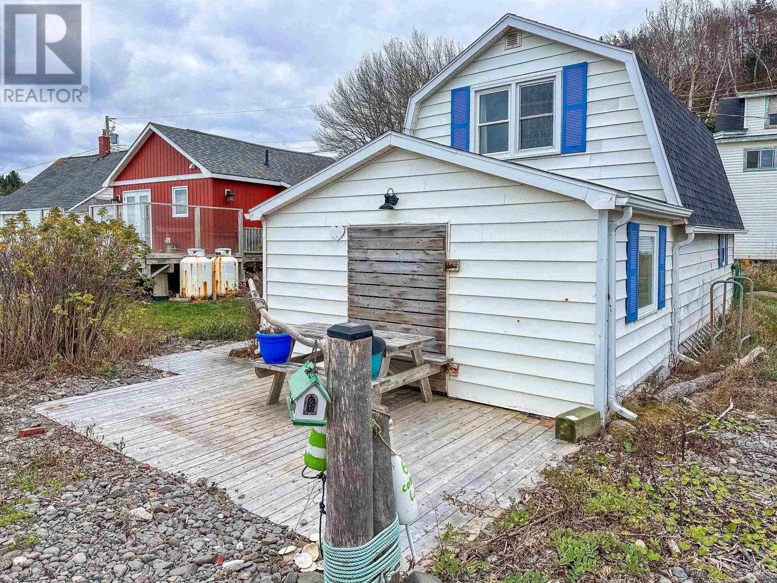 6 Cottage Lane
