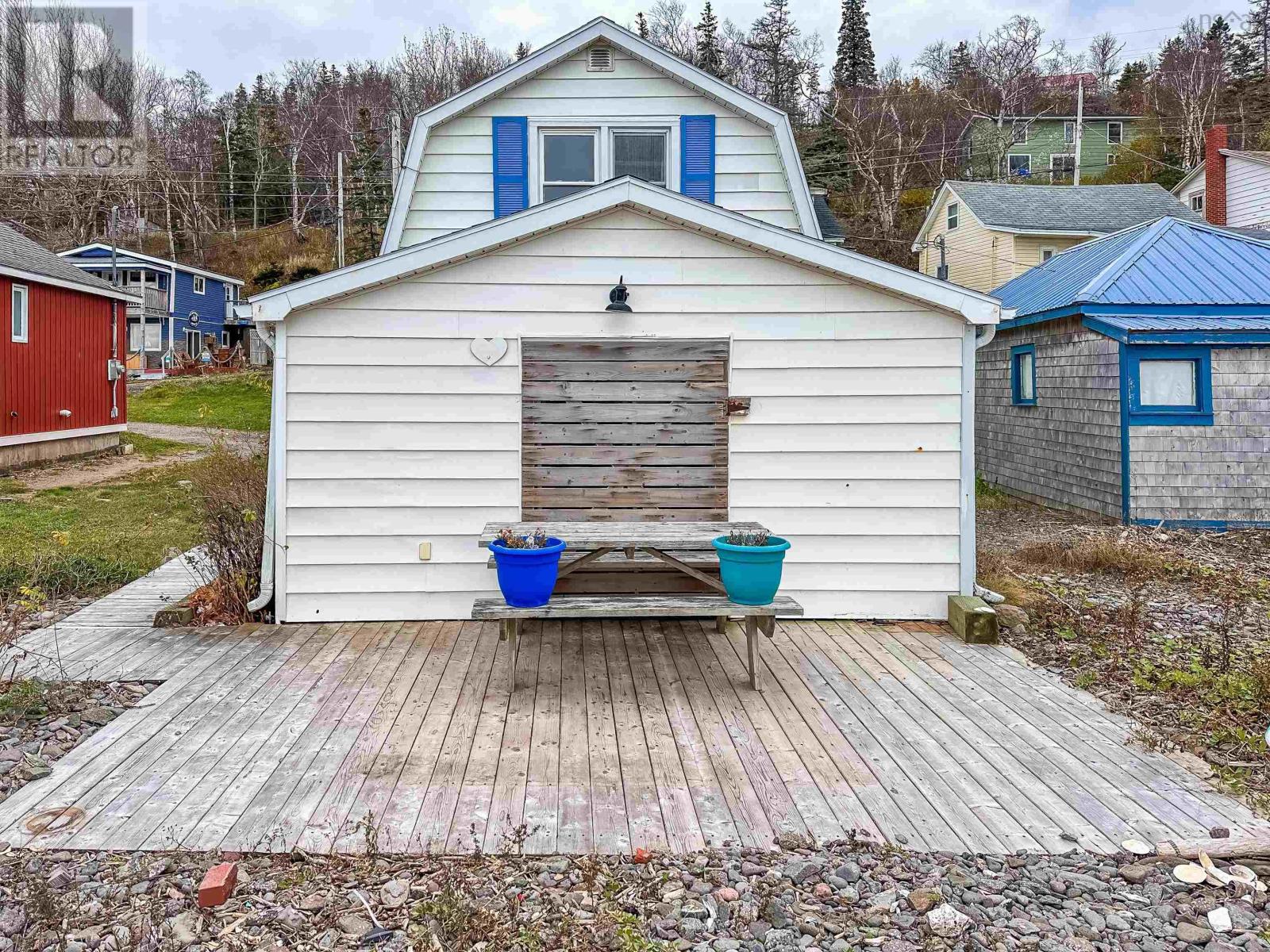 6 Cottage Lane