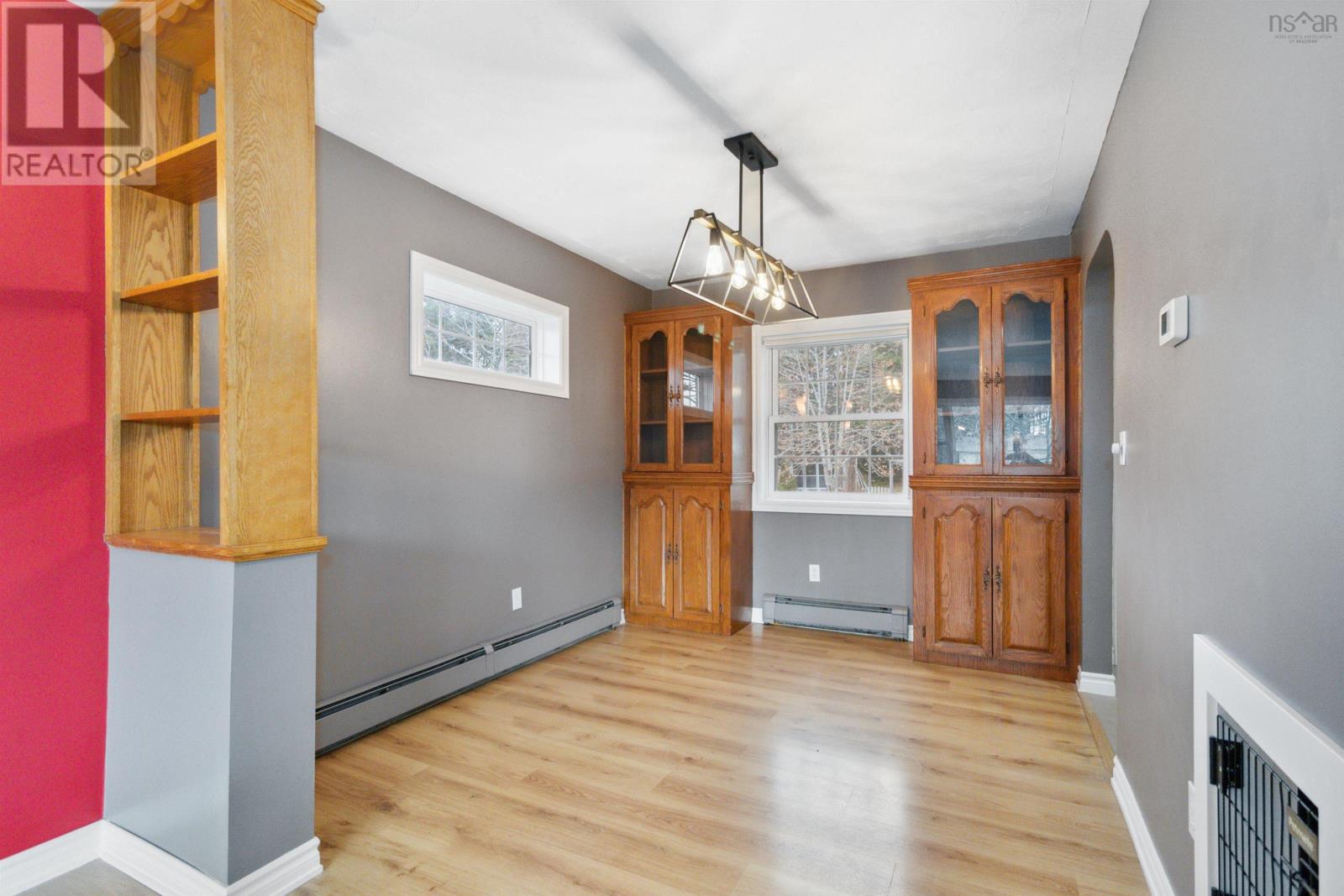 60 WINDWARD Avenue